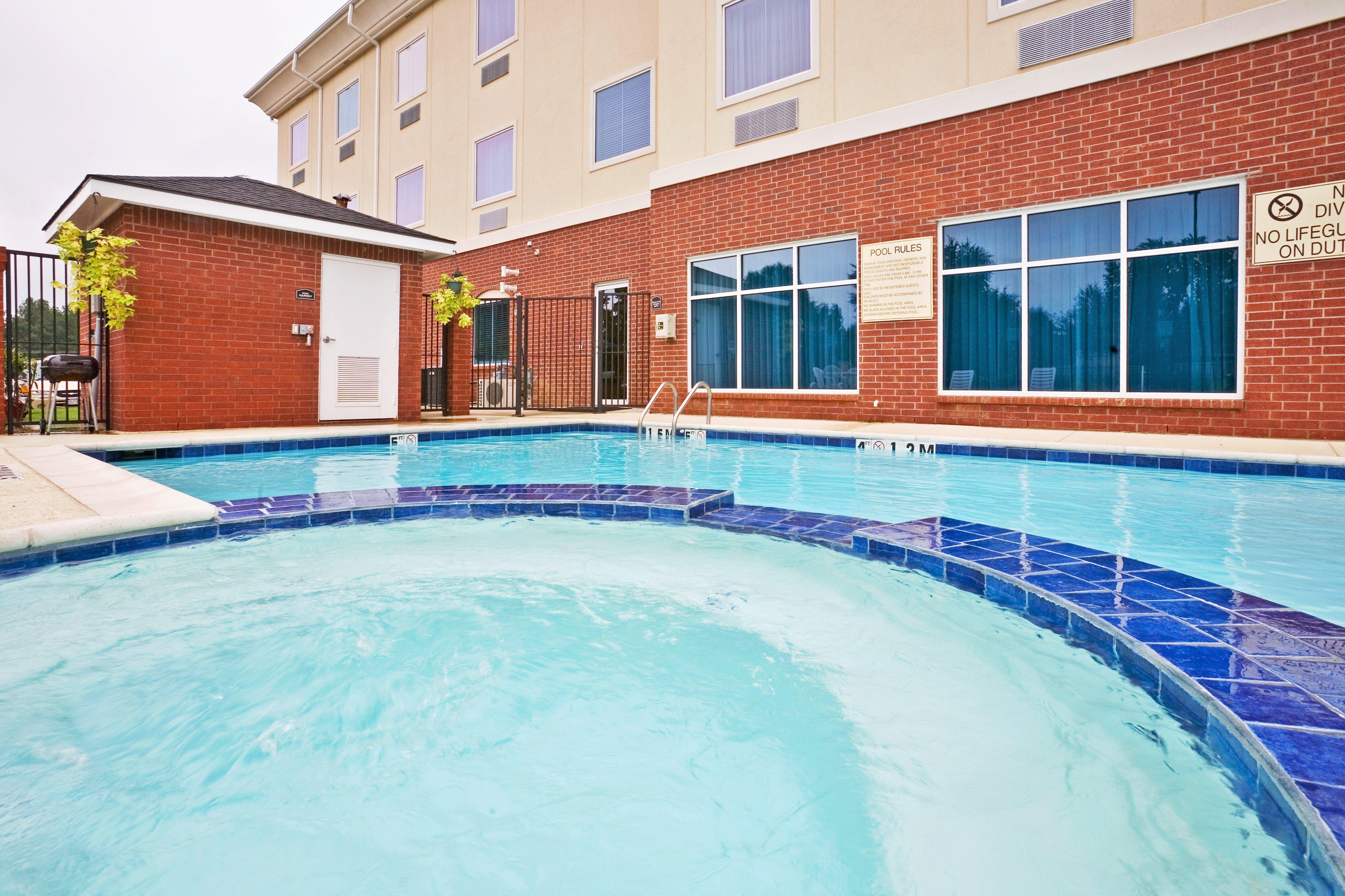 Holiday Inn Express Hotel & Suites New Boston By Ihg Exterior photo